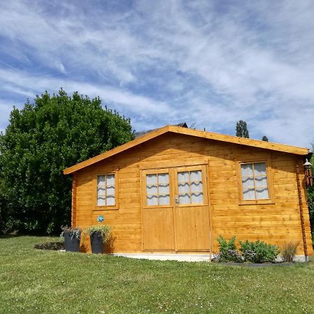 Les Gites De "La Quesnoyere" Exteriör bild